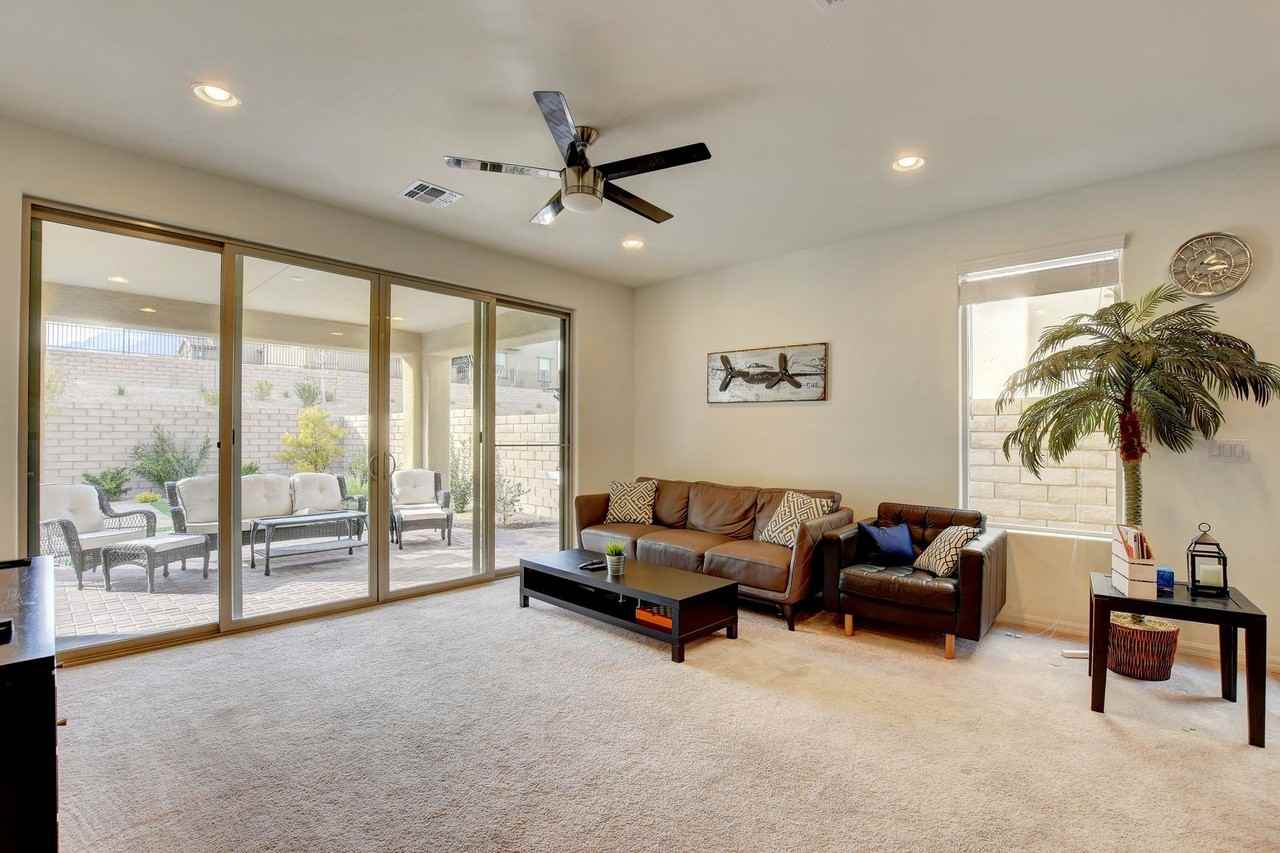 47 Berneri Dr - Photo 7 of 14
