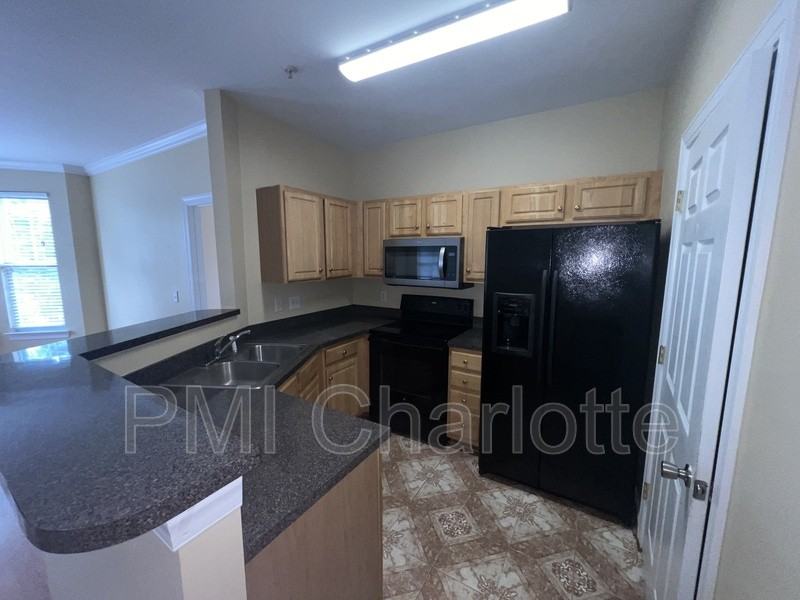 6710 Mallard Park Dr #8 - Photo 2 of 17