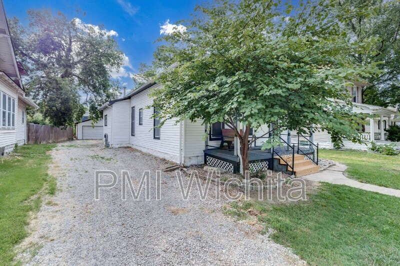 514 S Fern Ave - Photo 3 of 16