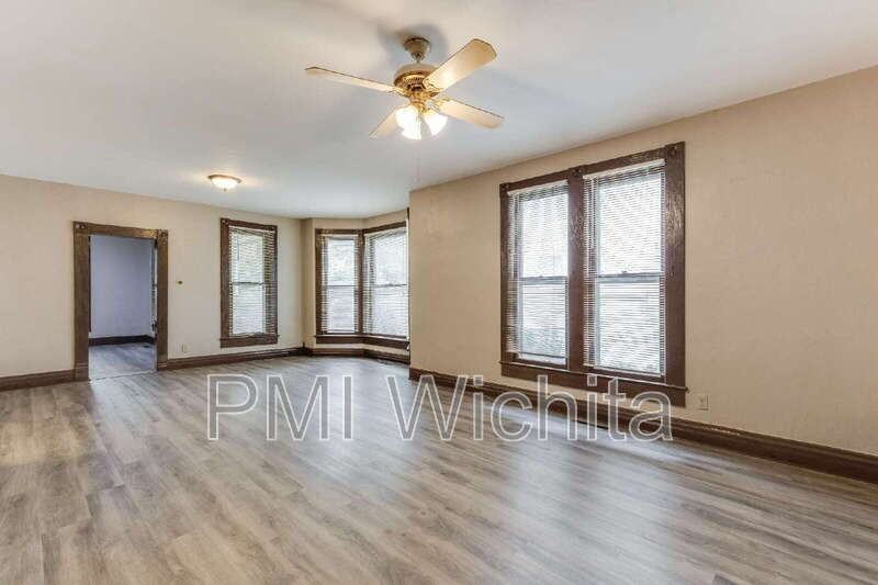 514 S Fern Ave - Photo 4 of 16