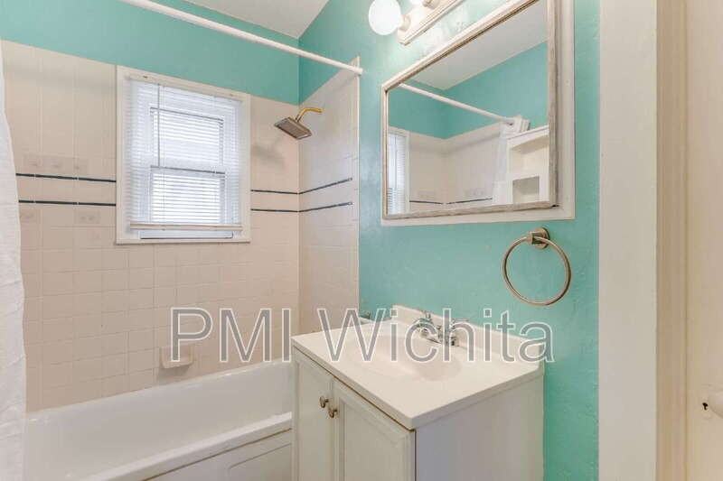 514 S Fern Ave - Photo 7 of 16