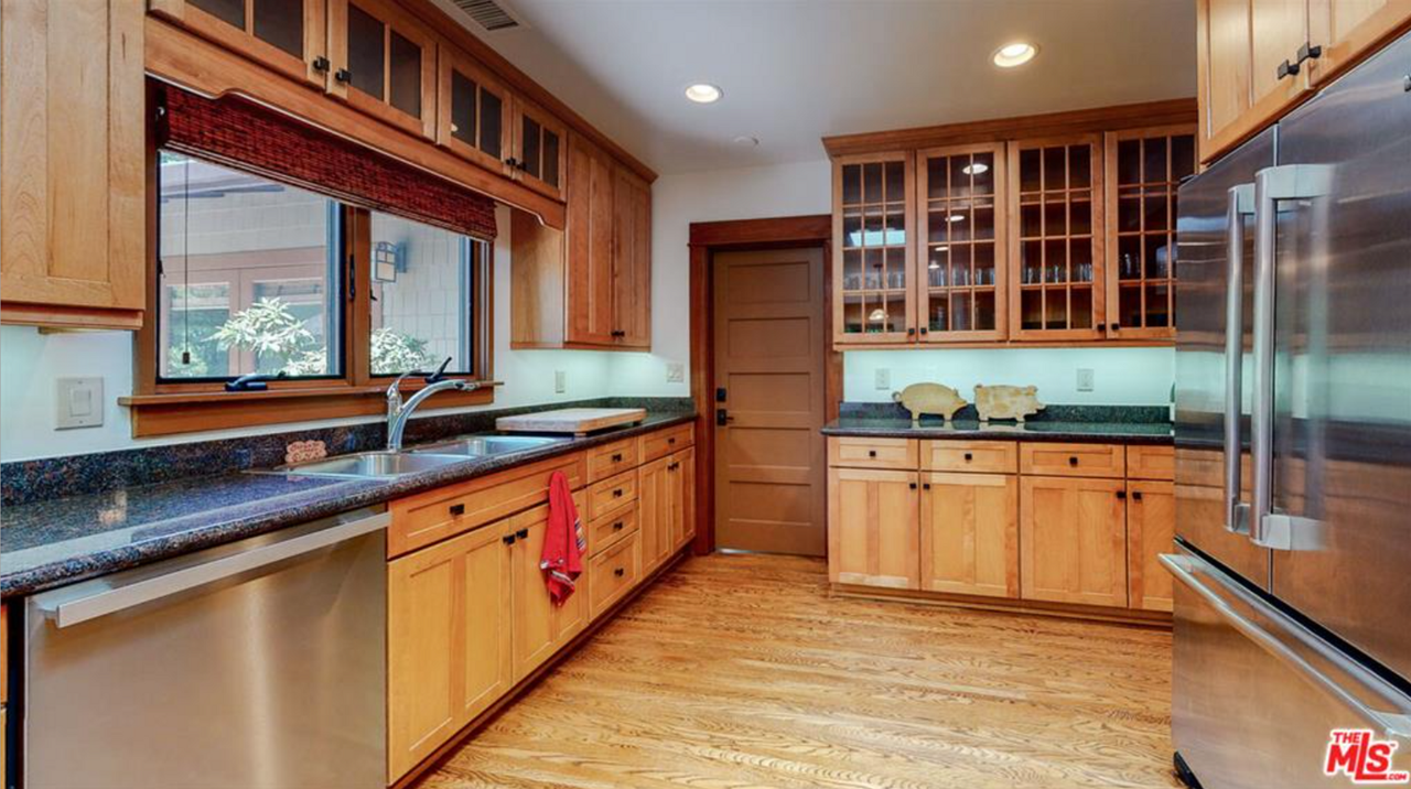 625 California Ave - Photo 3 of 16