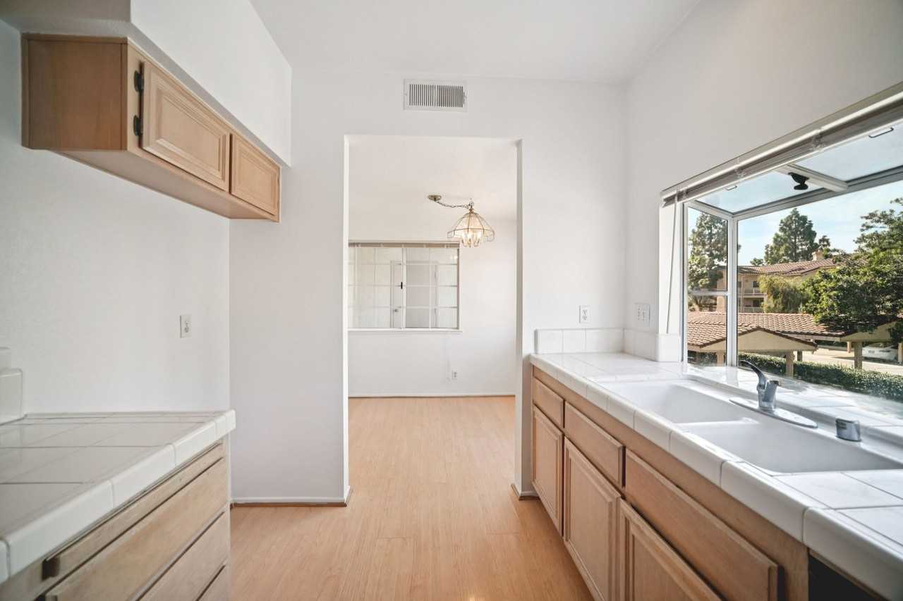 668 Oak Run Trl #103 - Photo 3 of 39