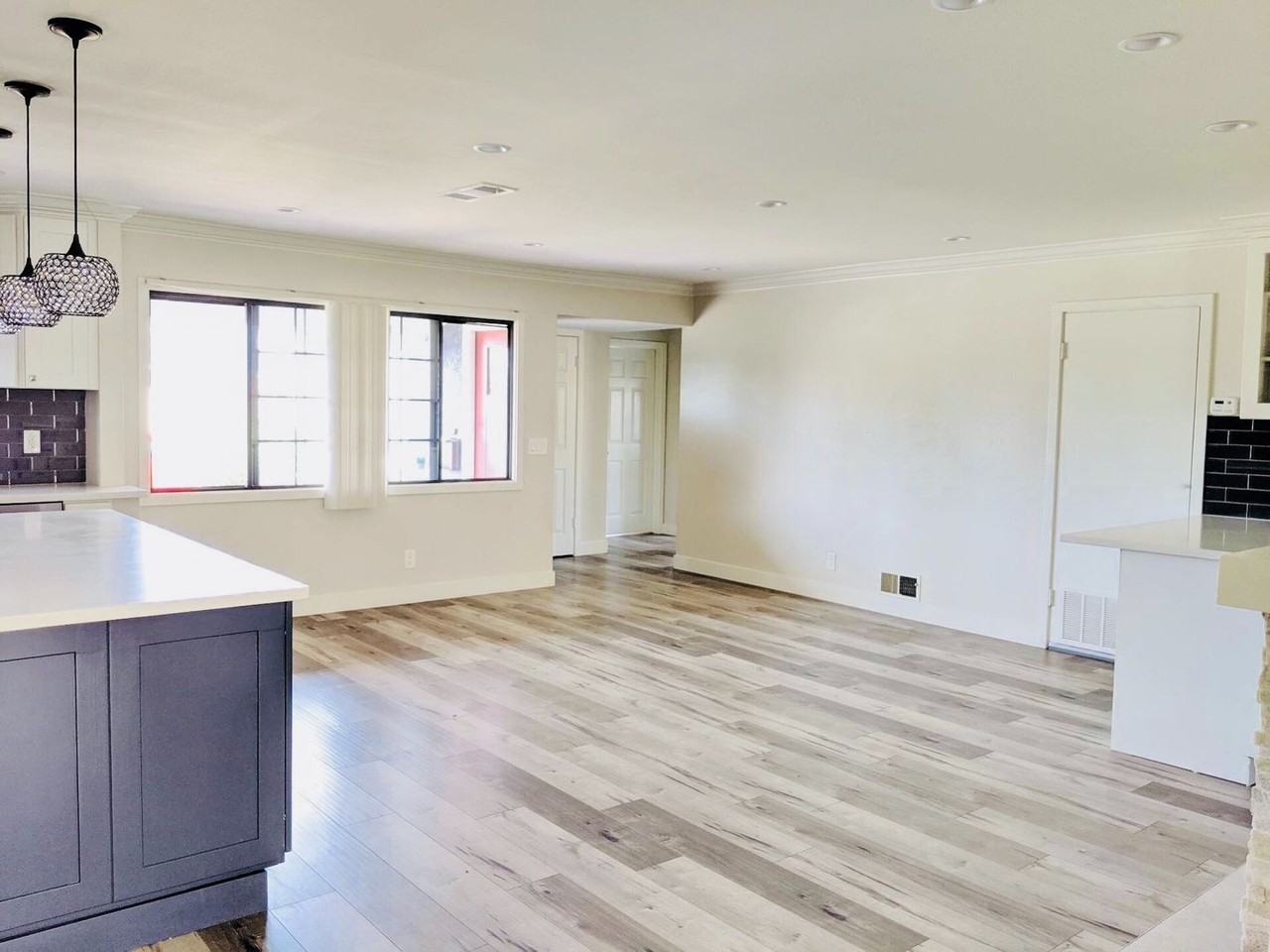 10242 Tyhurst Rd - Photo 3 of 17