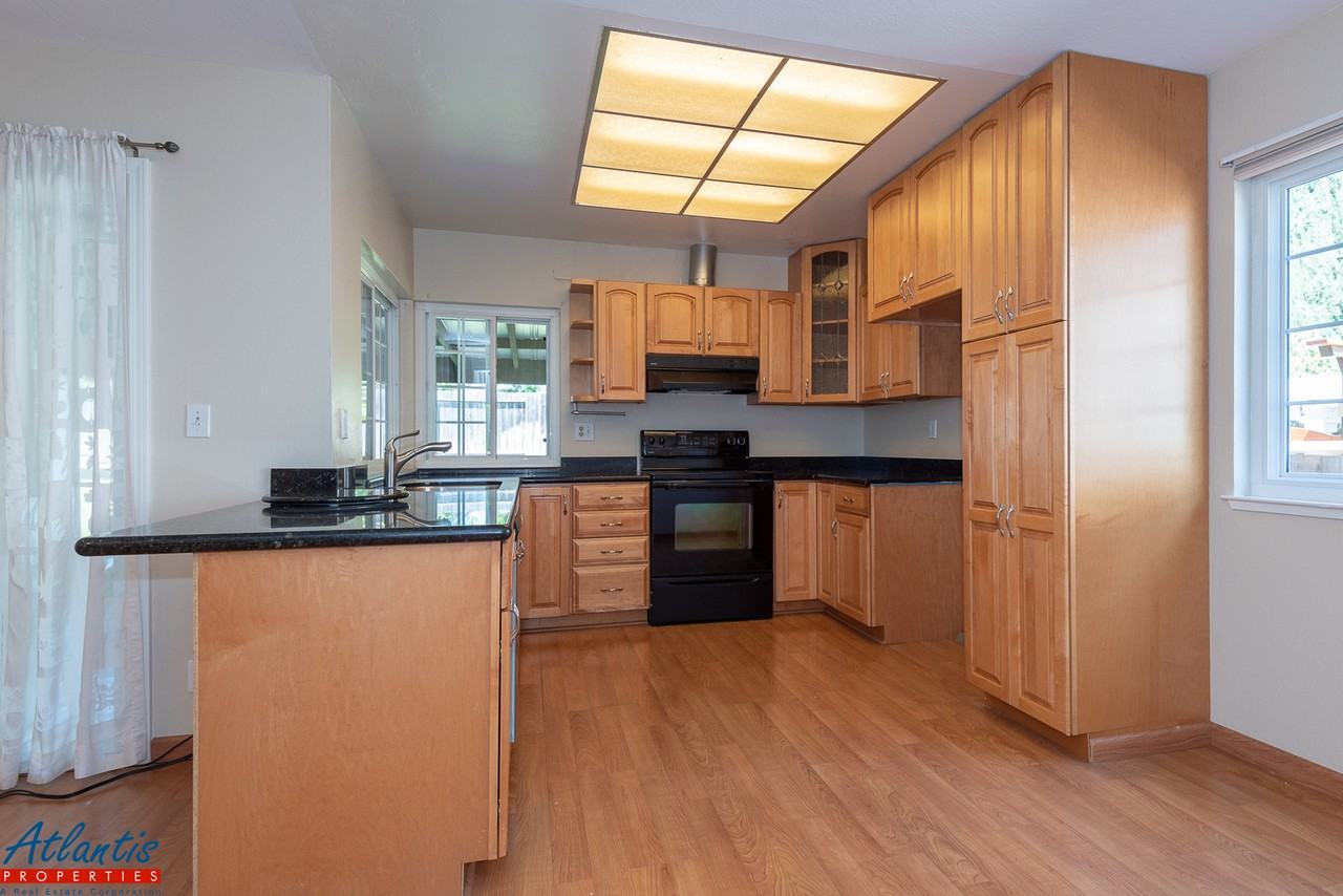 6043 Meridian Ave - Photo 5 of 15
