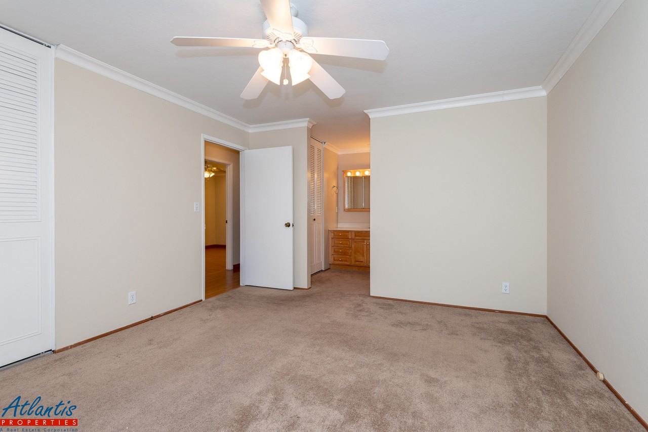 6043 Meridian Ave - Photo 6 of 15