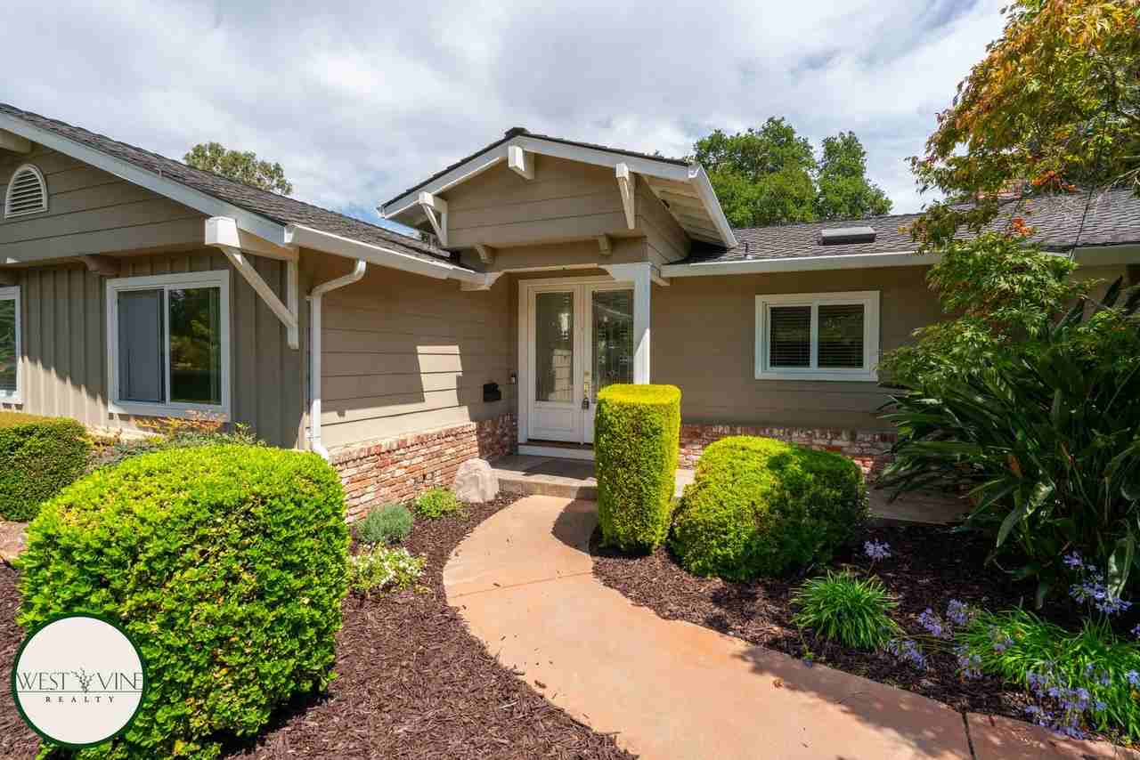 1492 Walbrook Dr - Photo 2 of 27