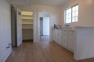 featured image of 895 E 9th St