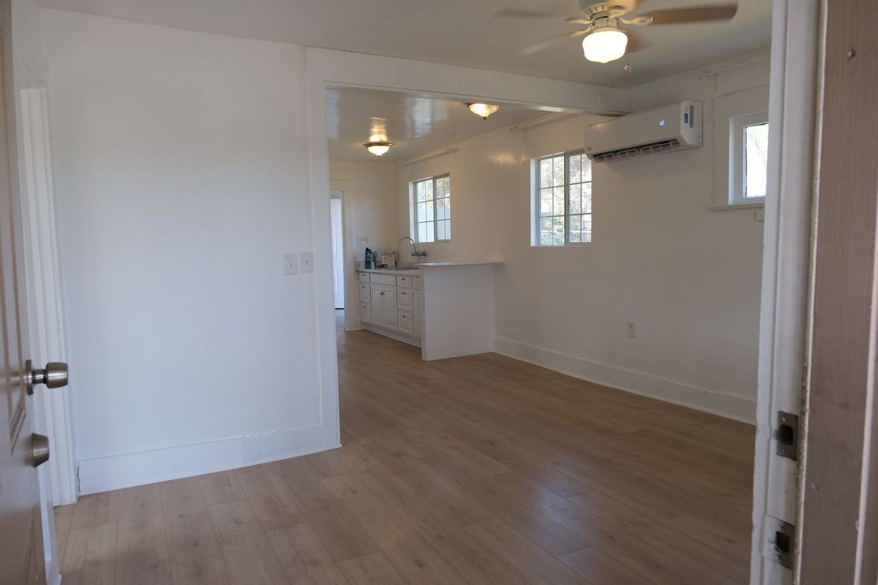 895 E 9th St - Photo 2 of 14