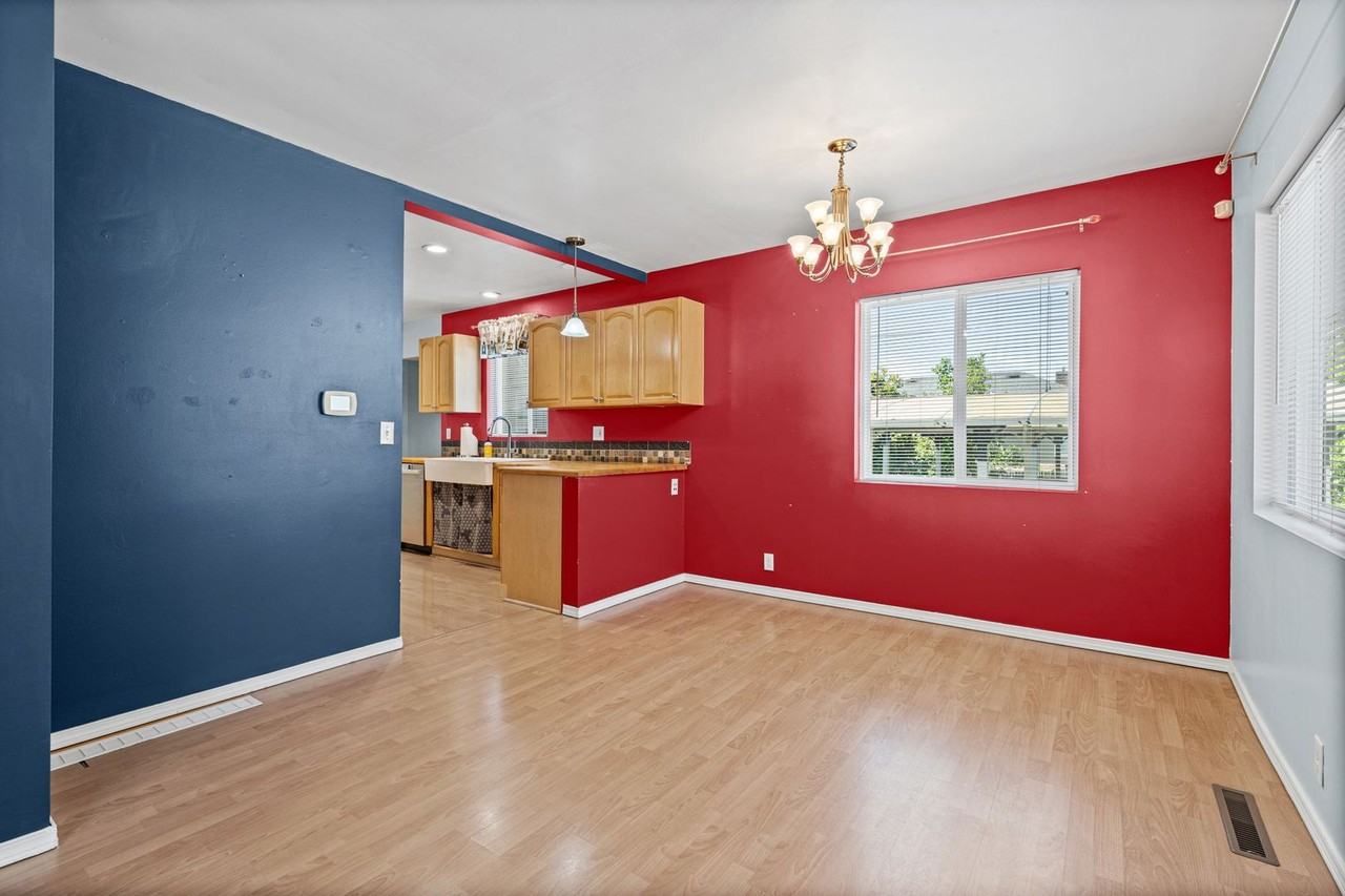 1421 N 32nd St - Photo 7 of 36