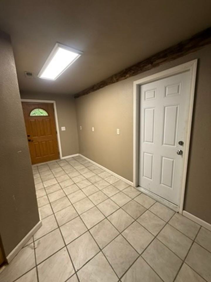 3820 Hardluck Dr - Photo 6 of 33