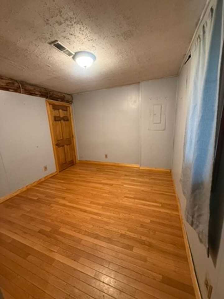 3820 Hardluck Dr - Photo 7 of 33