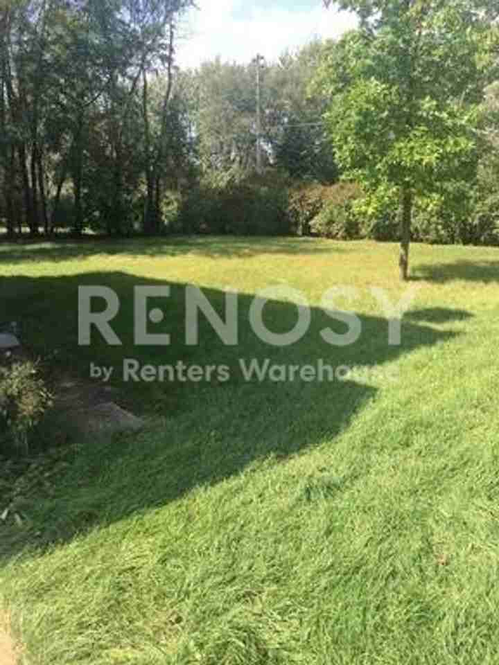 161 90th Ln Ne - Photo 5 of 26
