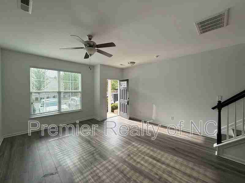 5448 Farm House Trl - Photo 4 of 21