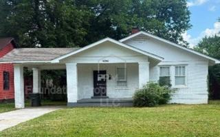 featured image of 1041 Rosewood Ave