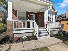 featured image of 2711 Baker Ave