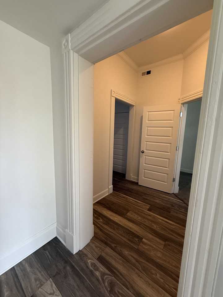 433 Oak St #1 - Photo 4 of 19