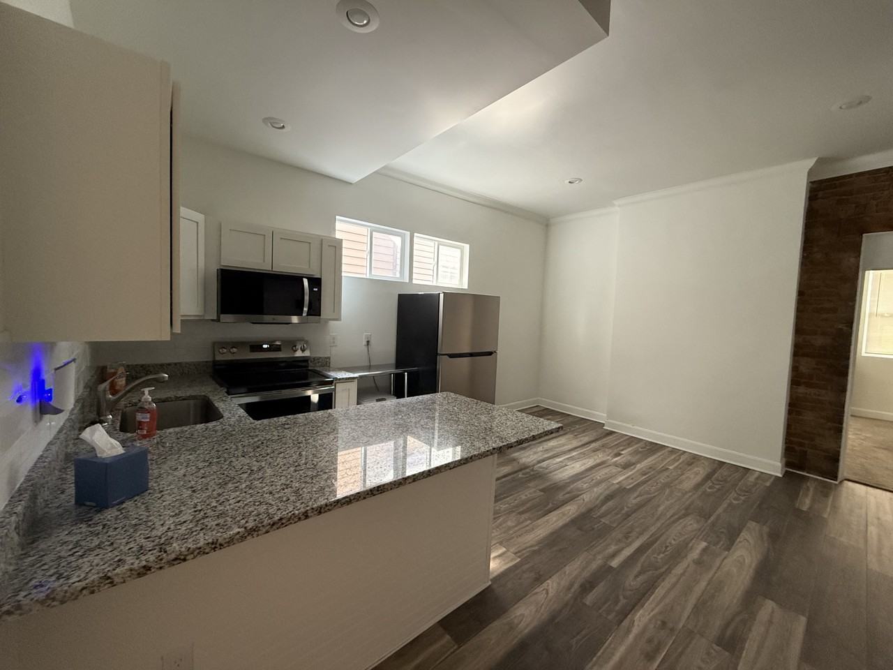 433 Oak St #1 - Photo 6 of 19