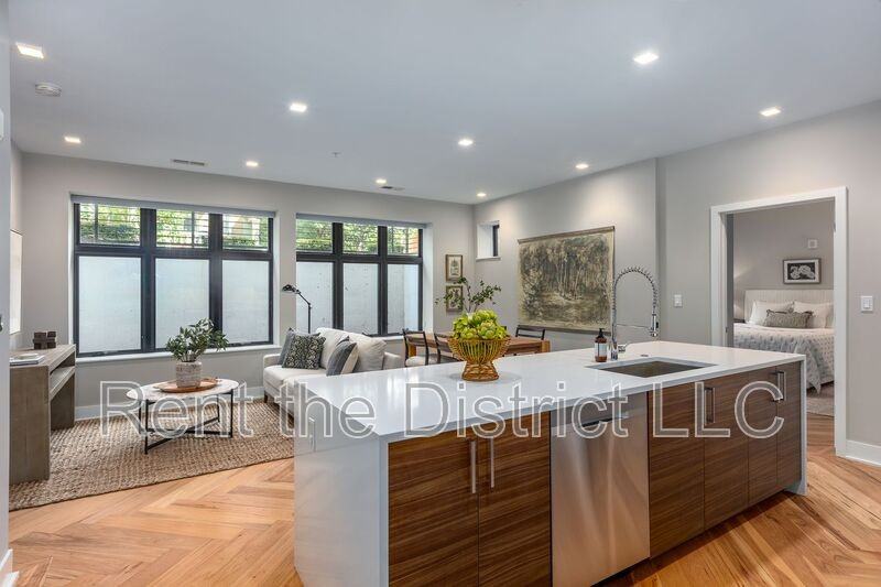 1345 K St Se #T01