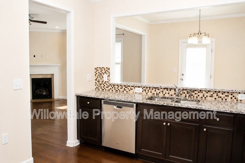 2132 Chipley Dr - Photo 4 of 16