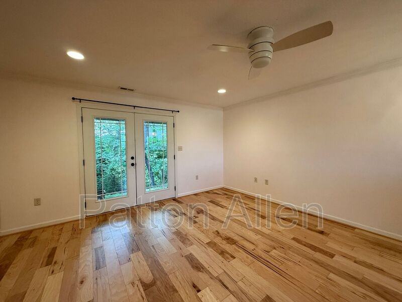 15 Lees Creek Rd #J - Photo 5 of 28