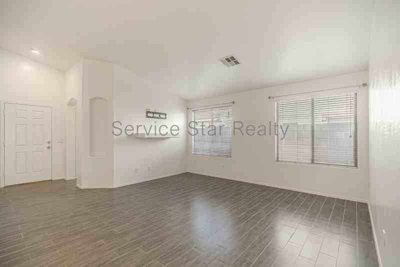 16867 W Belleview St - Photo 5 of 26