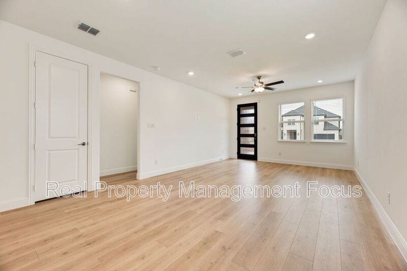 1149 Beautyberry Ln - Photo 4 of 30