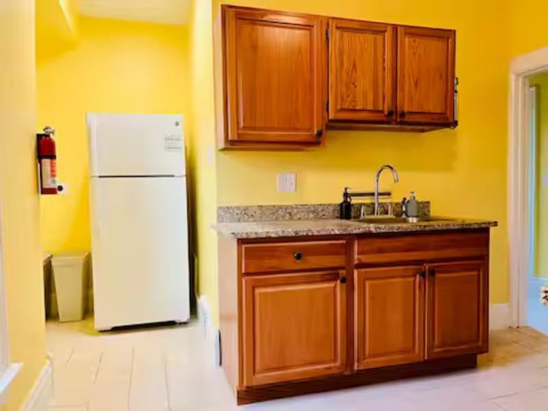 121 College Pl - Photo 6 of 21