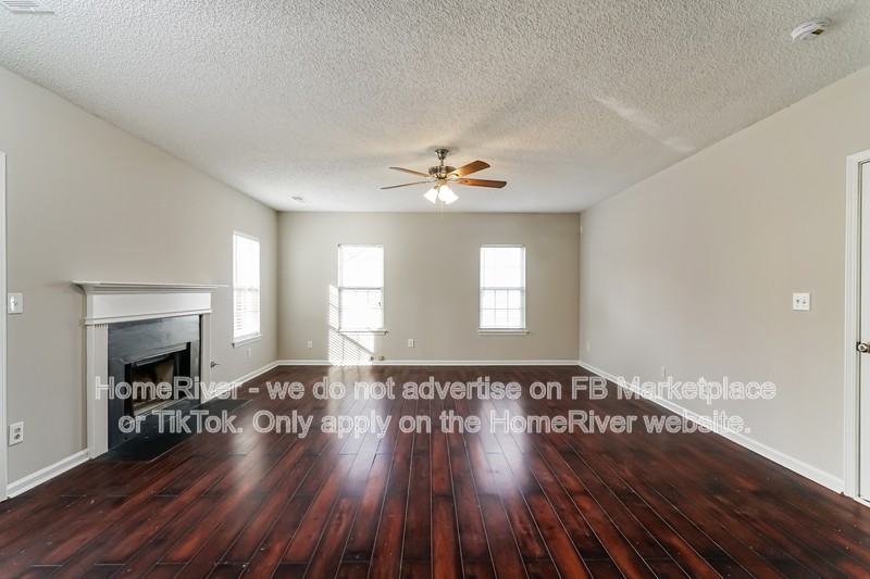 470 Cherry Branch Ln - Photo 3 of 17