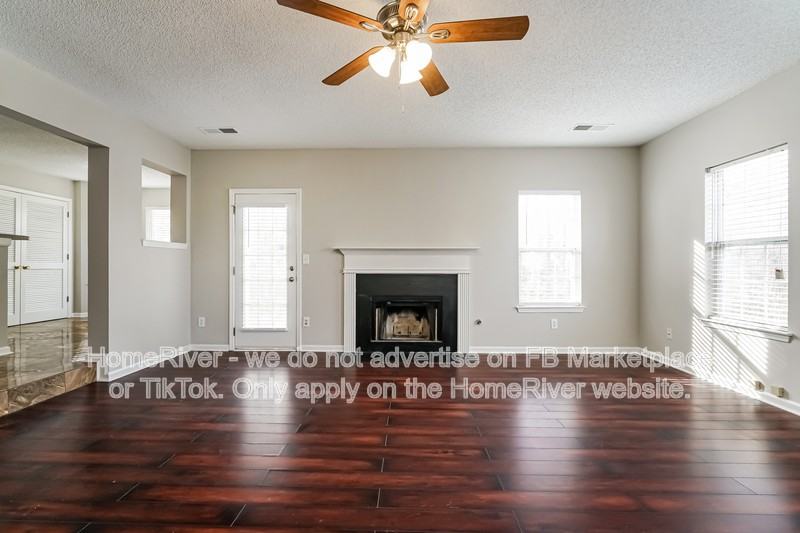 470 Cherry Branch Ln - Photo 4 of 17