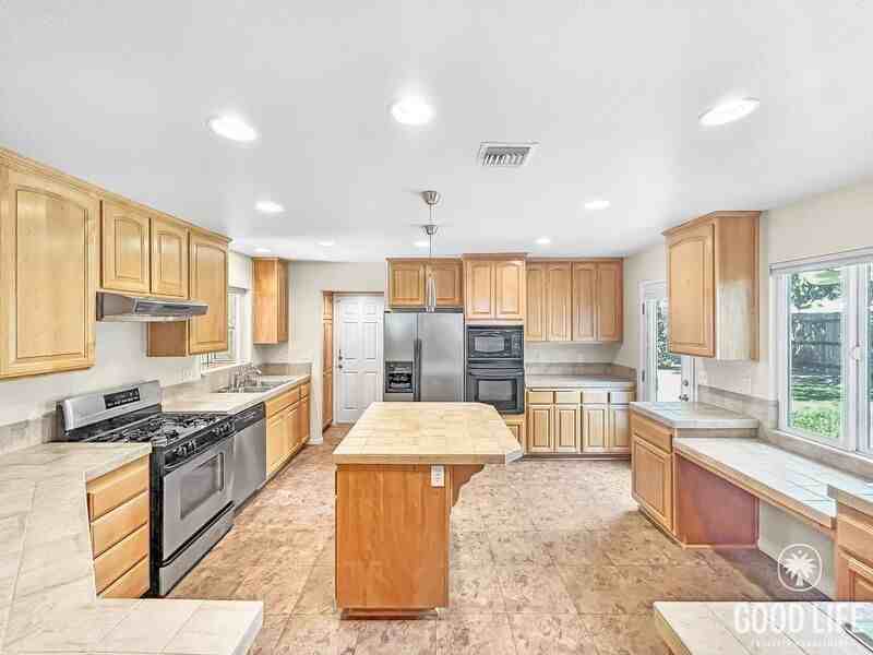 4164 Mount Herbert Ave - Photo 3 of 23