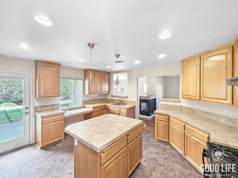 4164 Mount Herbert Ave - Photo 5 of 23