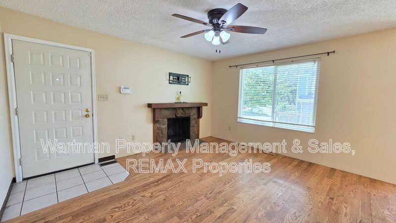 2732 Hearthwood Ln - Photo 3 of 21