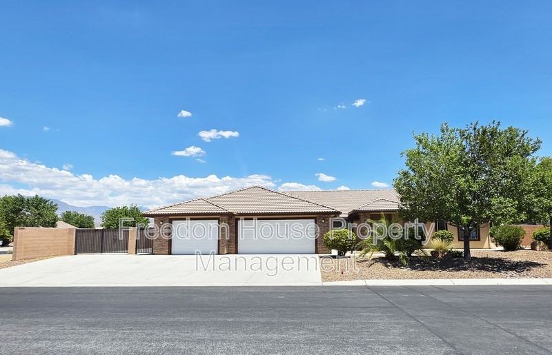 111 Mondale Ct - Photo 2 of 50