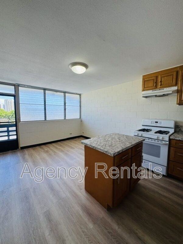 1019 Punahou St #305 - Photo 5 of 7