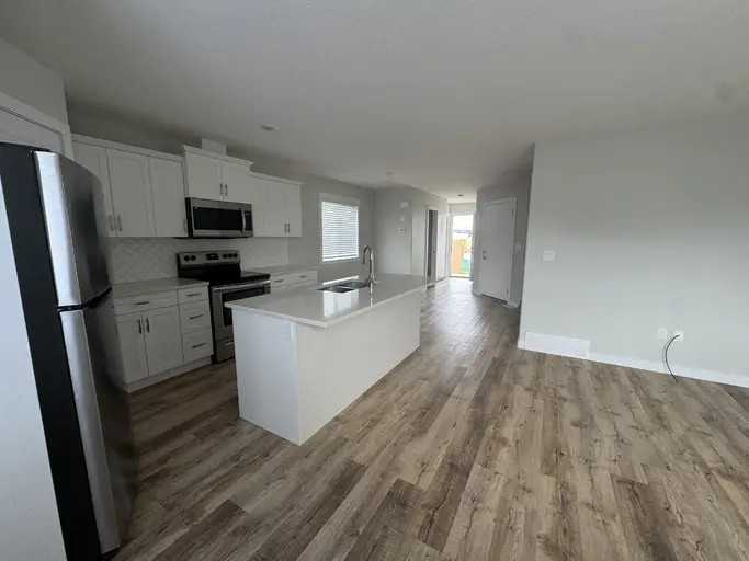 11408 96 St - Photo 5 of 17