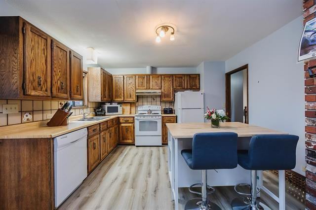 4469 224 St - Photo 4 of 9