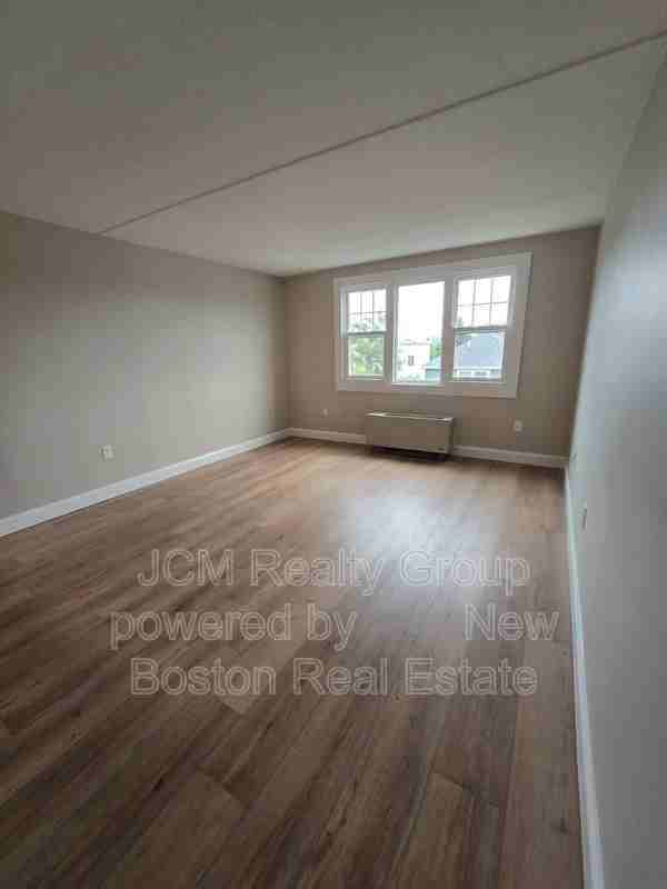 80 Sagamore St - Photo 4 of 13