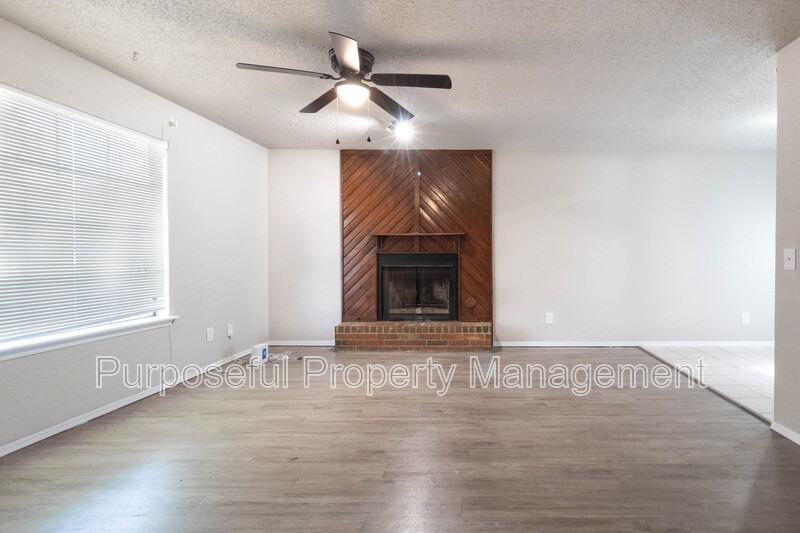 313 Belmont Dr - Photo 3 of 21