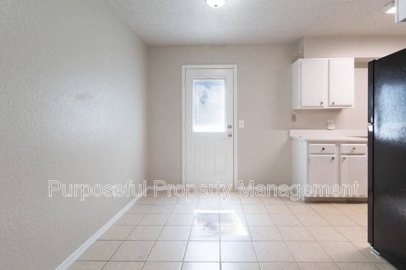 313 Belmont Dr - Photo 6 of 21