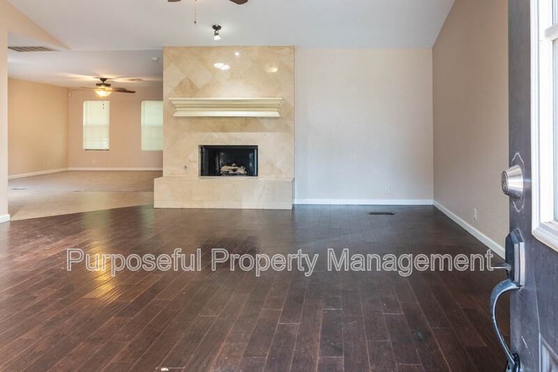 9204 Aaron Dr - Photo 4 of 34