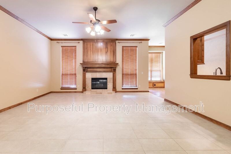 9008 Nw 79th St - Photo 6 of 35