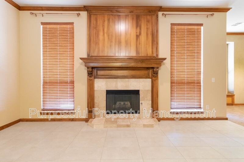 9008 Nw 79th St - Photo 7 of 35