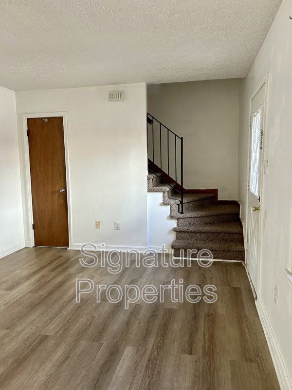 1055 Rives Rd #12 - Photo 4 of 15