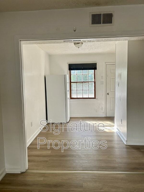 1055 Rives Rd #12 - Photo 5 of 15