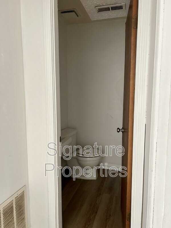 1055 Rives Rd #16 - Photo 6 of 16