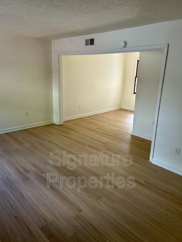 1055 Rives Rd #18 - Photo 3 of 16