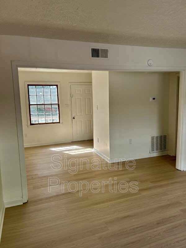 1055 Rives Rd #18 - Photo 4 of 16