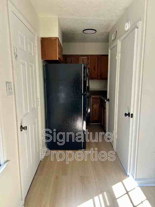 1055 Rives Rd #18 - Photo 7 of 16