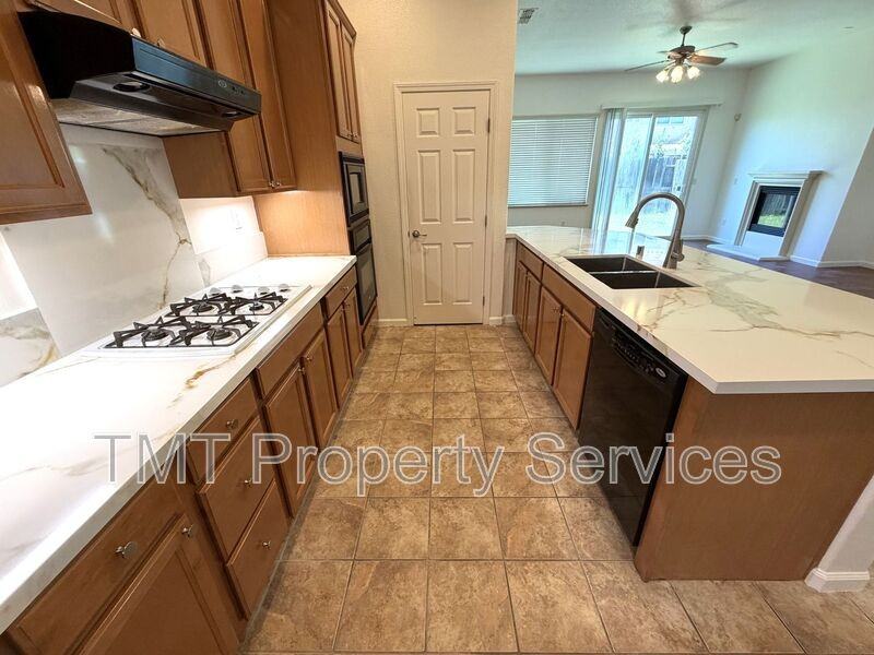 8622 Neopolitan Way - Photo 4 of 21